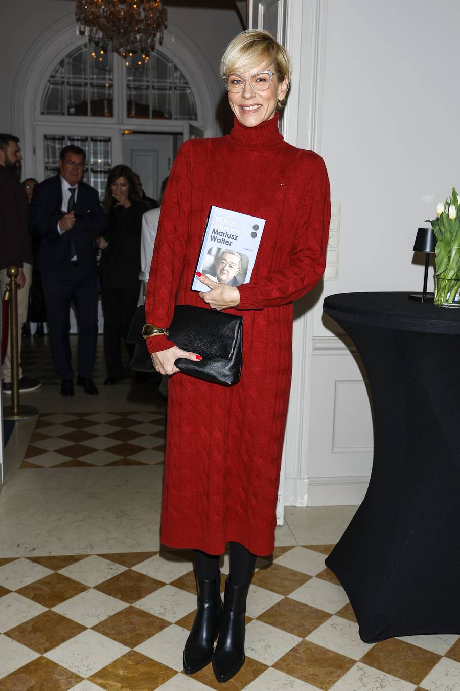 Elita na spotkaniu z Bożeną Walter. Edward Miszczak z żoną, Kwaśniewska, Wojciechowska…