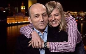 Izabela (dziewczyna Marcinkiewicza) pokazuje swoje kozaczki