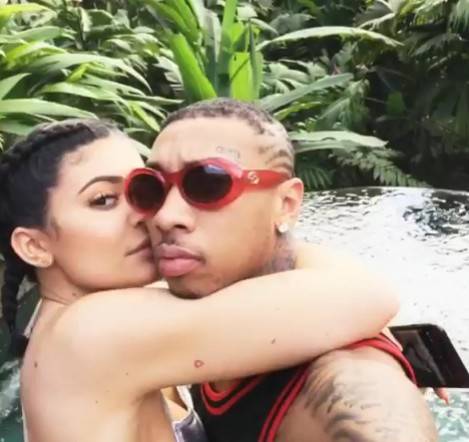 Tyga i Kylie Jenner kłócili się o NIEGO. Ich awanturę podsłuchał ogrodnik