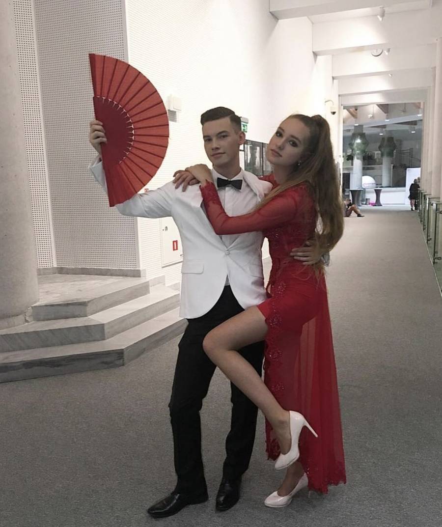 SZOK! Tak wyglądały pierwsze posty NATURALNEJ Caroline Derpieński! Plejada gwiazd, pokazy, sesje zdjęciowe (FOTO)