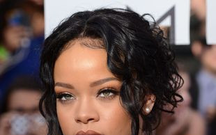 Rihanna na czerwonym dywanie pojawiła się bez bielizny?