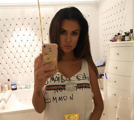 Fanki OSKARŻAJĄ Natalię Siwiec: Surogatka albo adopcja!