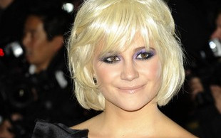 Ciężki makijaż Pixie Lott (FOTO)