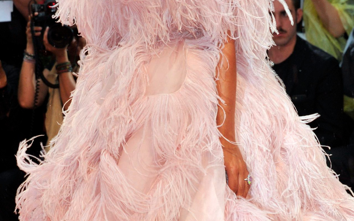 PYSZNA kreacja Gagi na festiwalu w Wenecji