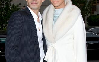 Co Jennifer Lopez zrobiła z twarzą?