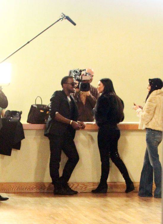 Tak wyglądali Kim i Kanye, gdy zaczęli ze sobą chodzić – oboje PRZYTYLI od tamtego czasu