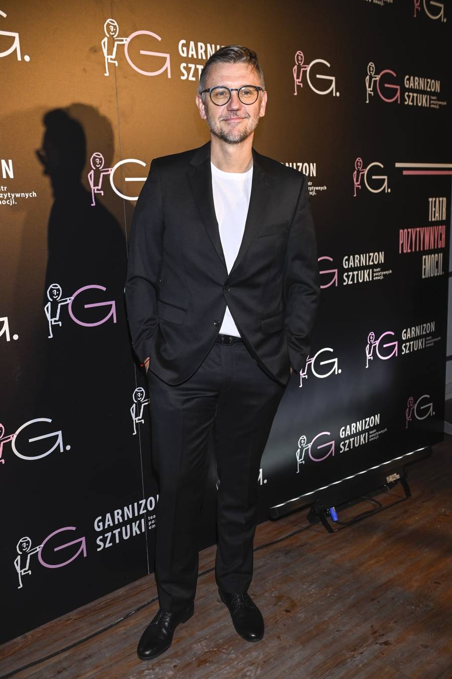 Premiera sztuki “Klub Niepokornych”. Sylwia Bomba i Collins błyszczą na ściance, Beata Tadla z mężem….