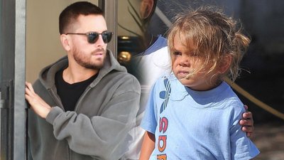 Fani krytykują Scotta za długie włosy synka Reigna