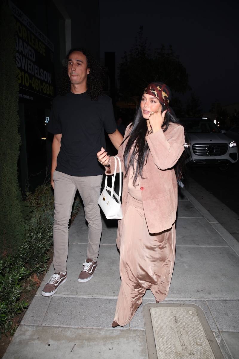 Vanessa Hudgens przyłapana na randce z mężem! Jej duży CIĄŻOWY brzuszek robi furorę w Los Angeles