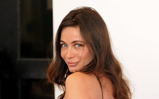 Emmanuelle Beart na wciągniętym brzuszku (FOTO)