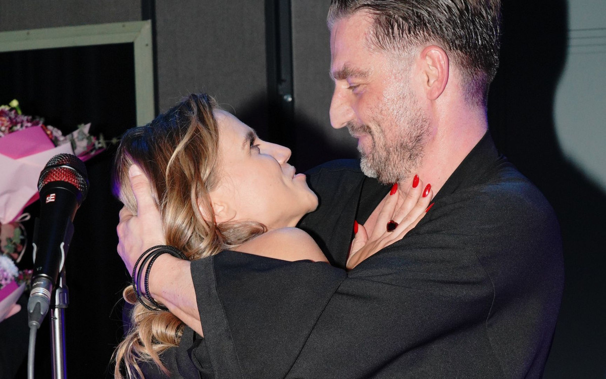 Zachwyceni sobą Kaczorowska i Rogacewicz czulą się na swoim spektaklu. Zdjęcia nie kłamią