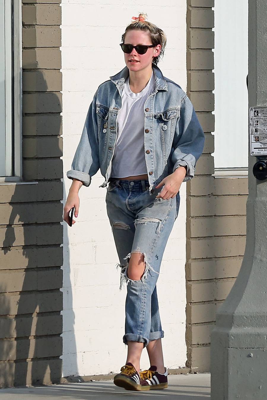 Kristen Stewart w drodze do spa, a przydałby się fryzjer
