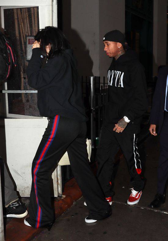 Tyga i Kylie Jenner kłócili się o NIEGO. Ich awanturę podsłuchał ogrodnik