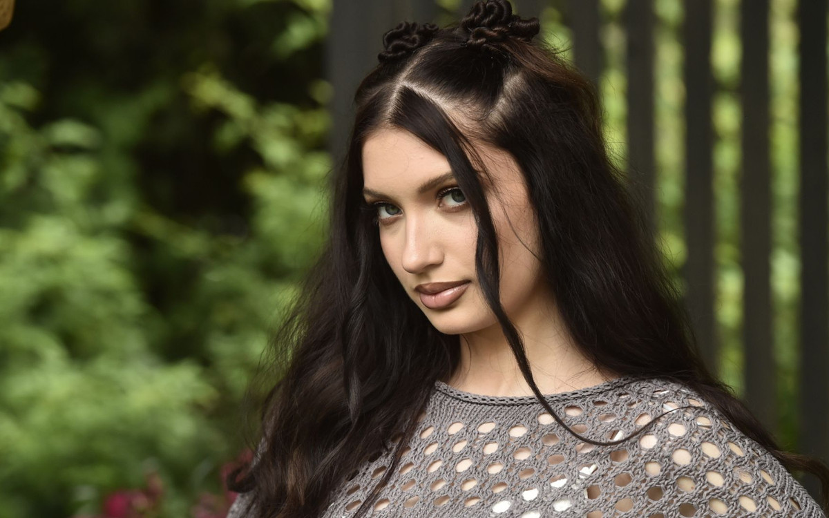 Viki Gabor ponownie przeszła metamorfozę? Pojawiła się w bardzo SKROMNEJ stylizacji! (FOTO)