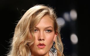 Za kilka tygodni te piersi będą reklamować seksowną bieliznę