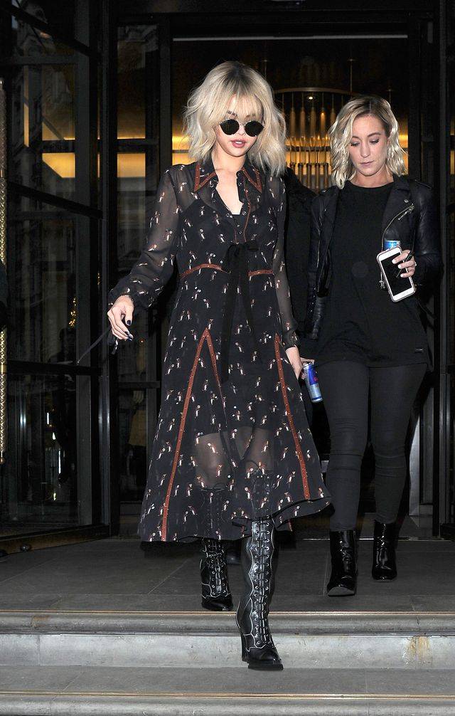 Selena Gomez w Londynie – jeden dzień i SZEŚĆ STYLIZACJI!