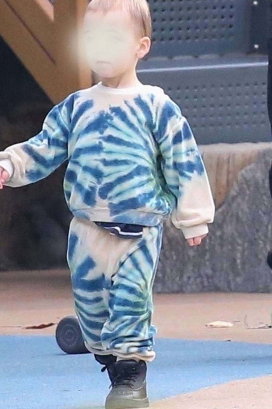 Jennifer Lawrence wybrała się z synkiem na plac zabaw. Tak wygląda na co dzień zdobywczyni Oscara