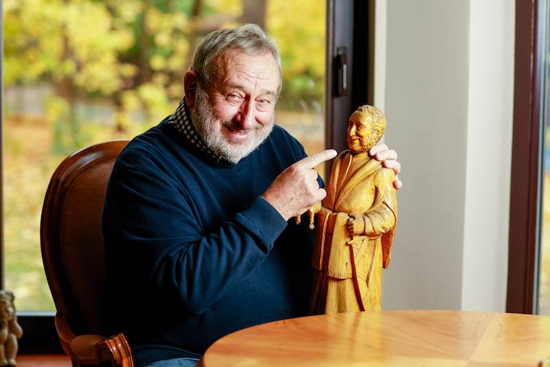 Tadeusz Drozda uchylił drzwi swojego domu. Legenda telewizyjna ma wnętrza z duszą i klasą (FOTO)