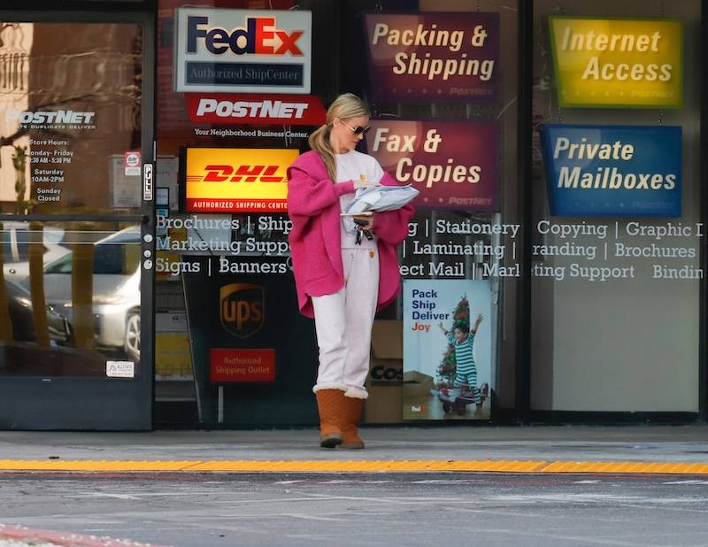 Tak wygląda normalne życie Joanny Krupy w Los Angeles. Przyjechała do paczkomatu w dresie