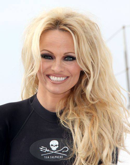 Pamela Anderson w kostiumie kąpielowym