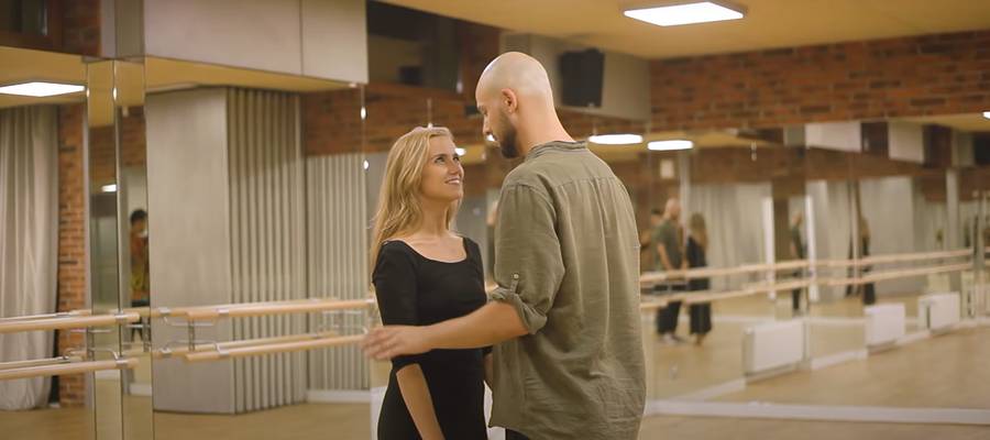 Agnieszka Kaczorowska, Maciej Pela, fot. YouTube.