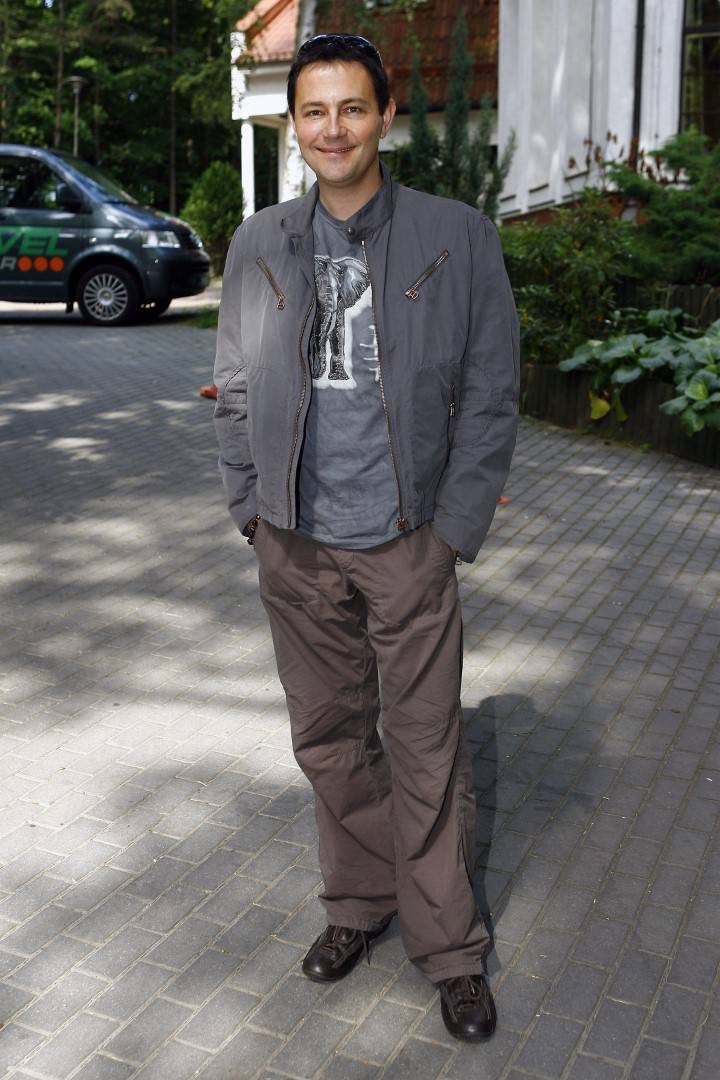 Krzysztof Ibisz kończy 60 lat! Wciąż wygląda, jak nastolatek! Tak wyglądał na początku kariery