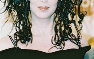 62-letnia Cher w seksownym kostiumie sprzed 17 lat