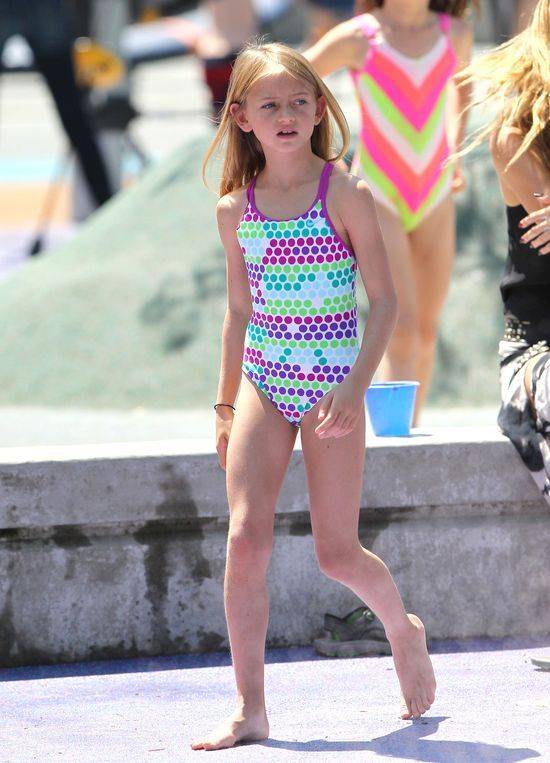 Heidi Klum i Martin Kristen z dziećmi w parku