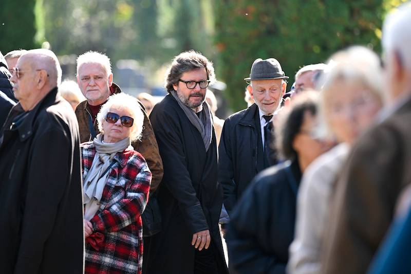 Pogrzeb Stanisława Radwana. Dorota Segda ze łzami w oczach żegna męża