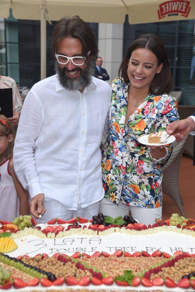 Gwiazdy w przepięknych kreacjach na urodzinach DoubleTree Hilton