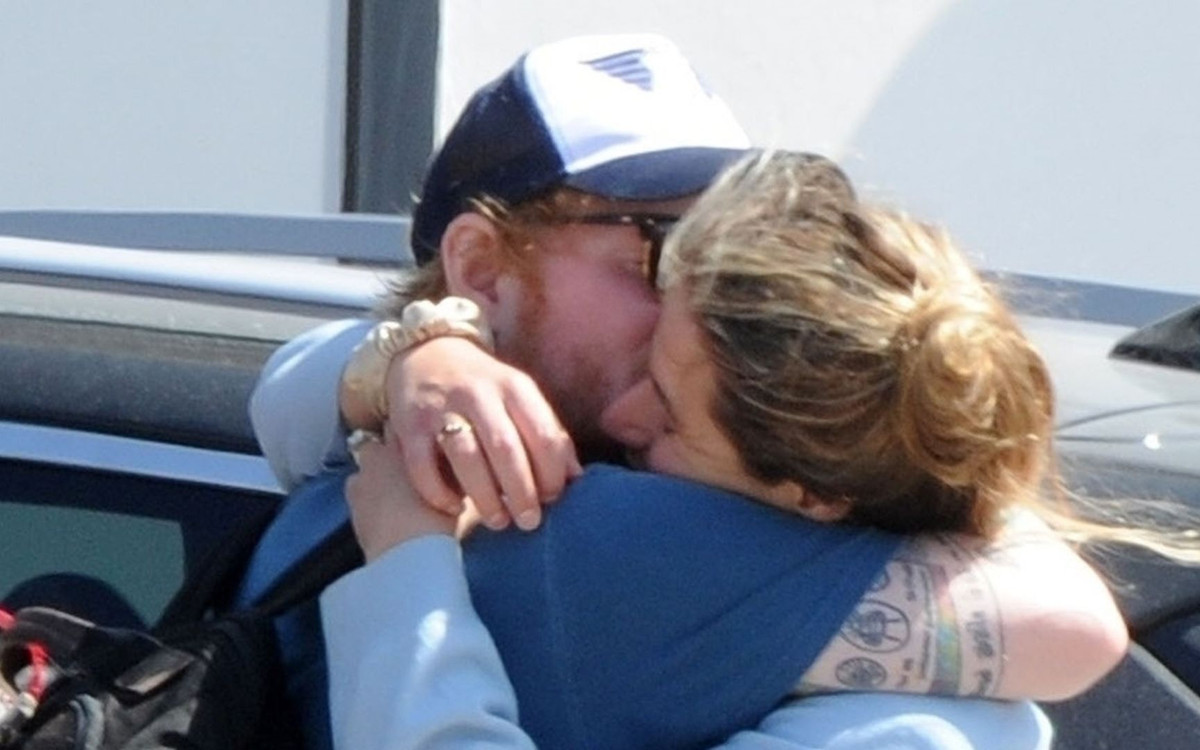 Żona piosenkarza usłyszała straszną diagnozę będąc w ciąży. “To było przerażające”