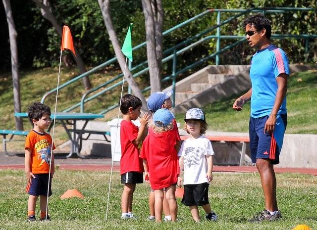 Christina Aguilera z synem i chłopakiem w parku