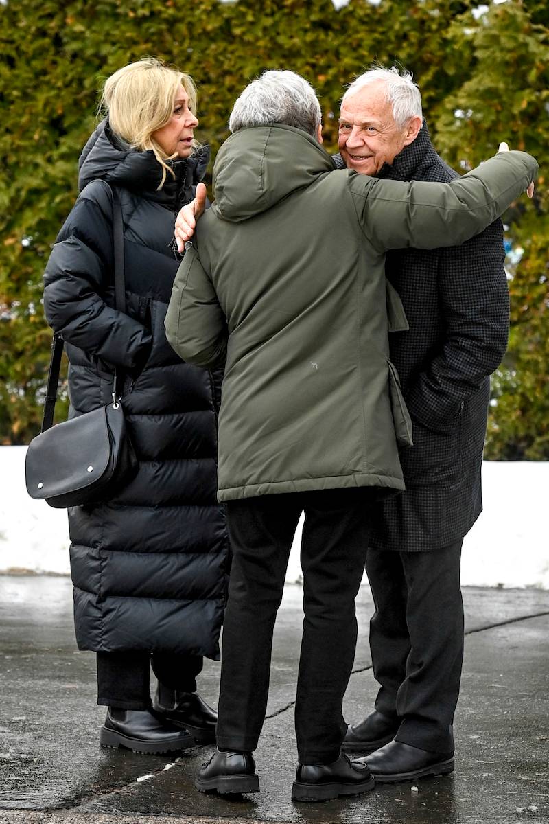 Pogrzeb Janusza Majewskiego. Przyjaciele żegnają: Marek Kondrat, Sonia i Maja Bohosiewicz, Paweł Deląg…