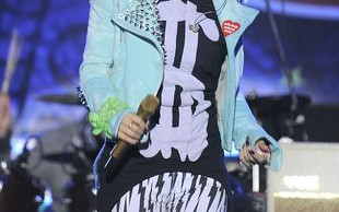 Kilkunastoletnia Doda śpiewa Być kobietą [VIDEO]