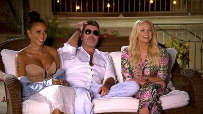 Czy Simon Cowell… pokazał penisa i ośmieszył uczestniczkę?! (VIDEO)