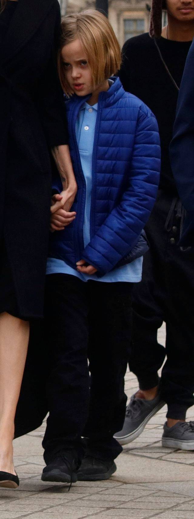 Angelina Jolie z dziećmi w Paryżu