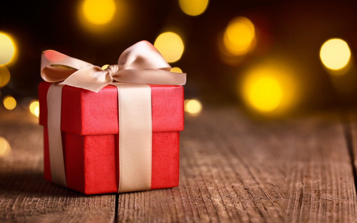 Gwiazdkowe upominki z internetu – wygoda i oszczędność czasu