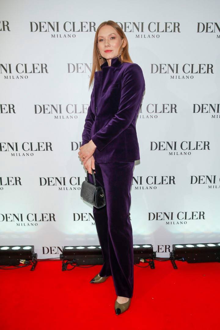 Pokaz Deni Cler: Joanna Racewicz CAŁUJE SIĘ z Małgorzatą Ohme niczym Madonna z Britney Spears!