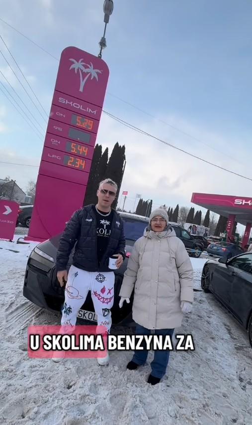 Skolim z babcią, fot. Instagram