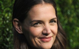 Katie Holmes ZDRADZONA przez narzeczonego?