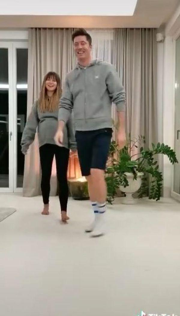 Anna Lewandowska z dużym ciążowym brzuszkiem na Tik Toku Anna Lewandowska z dużym ciążowym brzuszkiem na Tik Toku