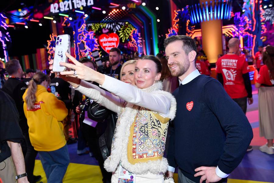 Gwiazdy wspierają Owsiaka na 33. Finale WOŚP: Mandaryna z dziećmi, Julia Żugaj, dawno niewidziana Renata Przemyk…