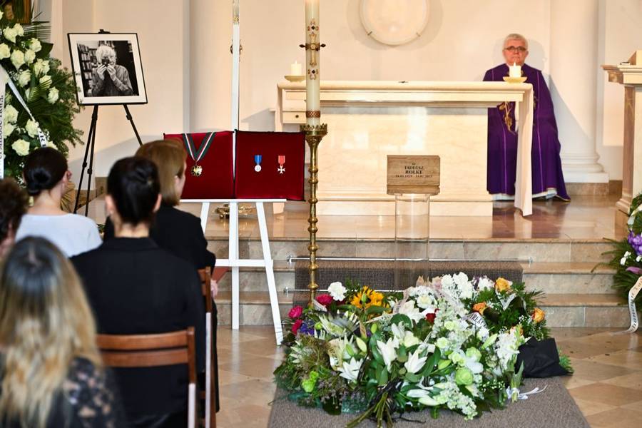 Pogrzeb Tadeusza Rolke! Artyści pożegnali wybitnego fotografa…(FOTO)