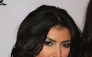 Kim Kardashian wraca do ciemnych włosów