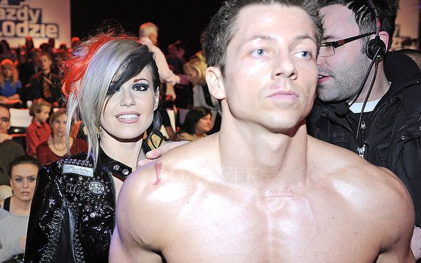 Doda tłumaczy się przed Kabaretem Moralnego Niepokoju