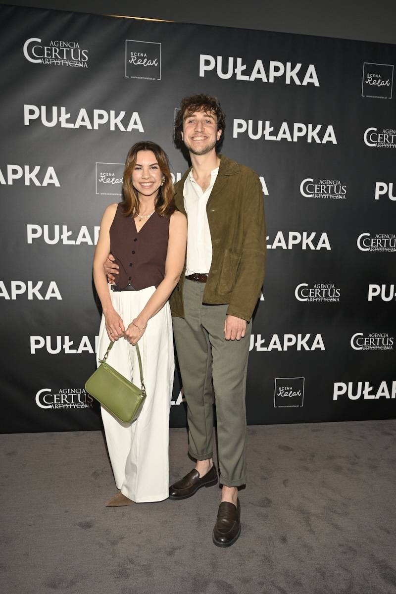 Premiera spektaklu “Pułapka”. Klaudia Kozioł z “Rancza”, Iza Kuna w ultra szerokich spodniach, Edyta Olszówka…