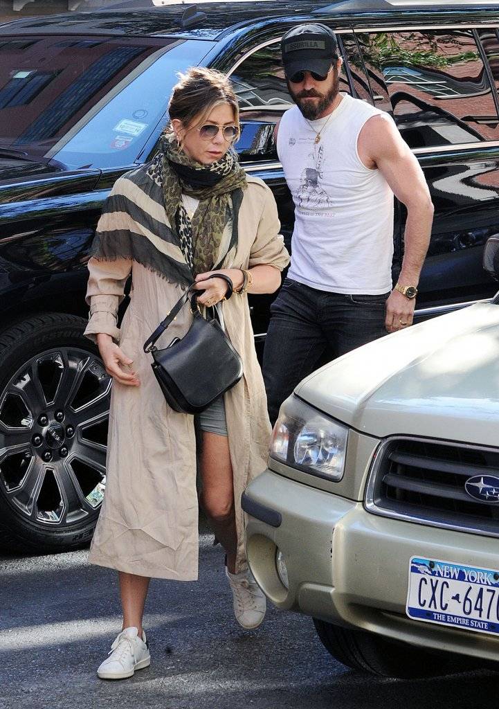 Jak czuje się mąż Jennifer Aniston włączony w rozwód Jolie i Pitta