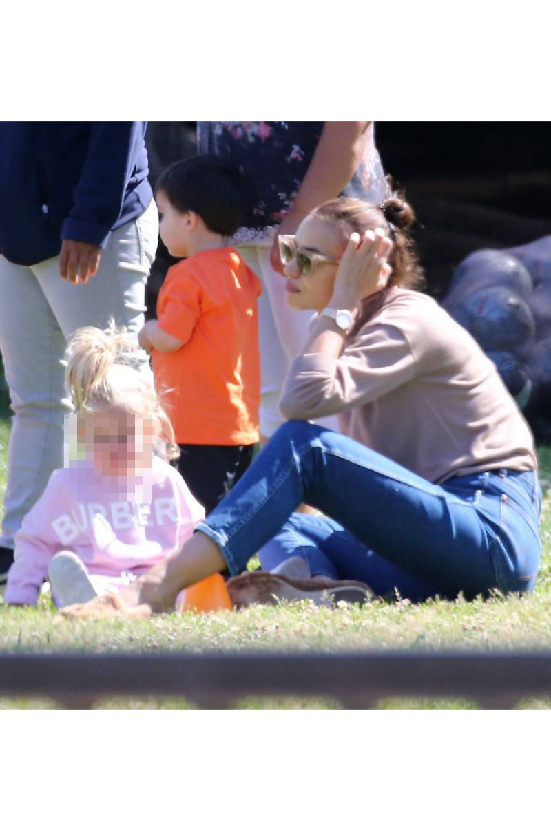 Irina Shayk z córeczką na pikniku – bez Bradleya Coopera