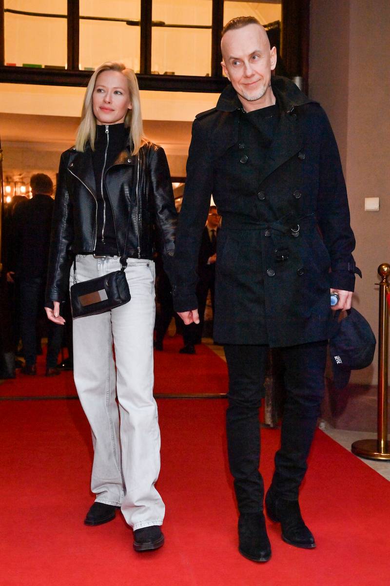 Nergal debiutuje z nową partnerką na salonach. Zabrał ją na premierę spektaklu