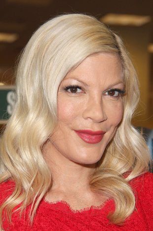 tori-spelling-R1